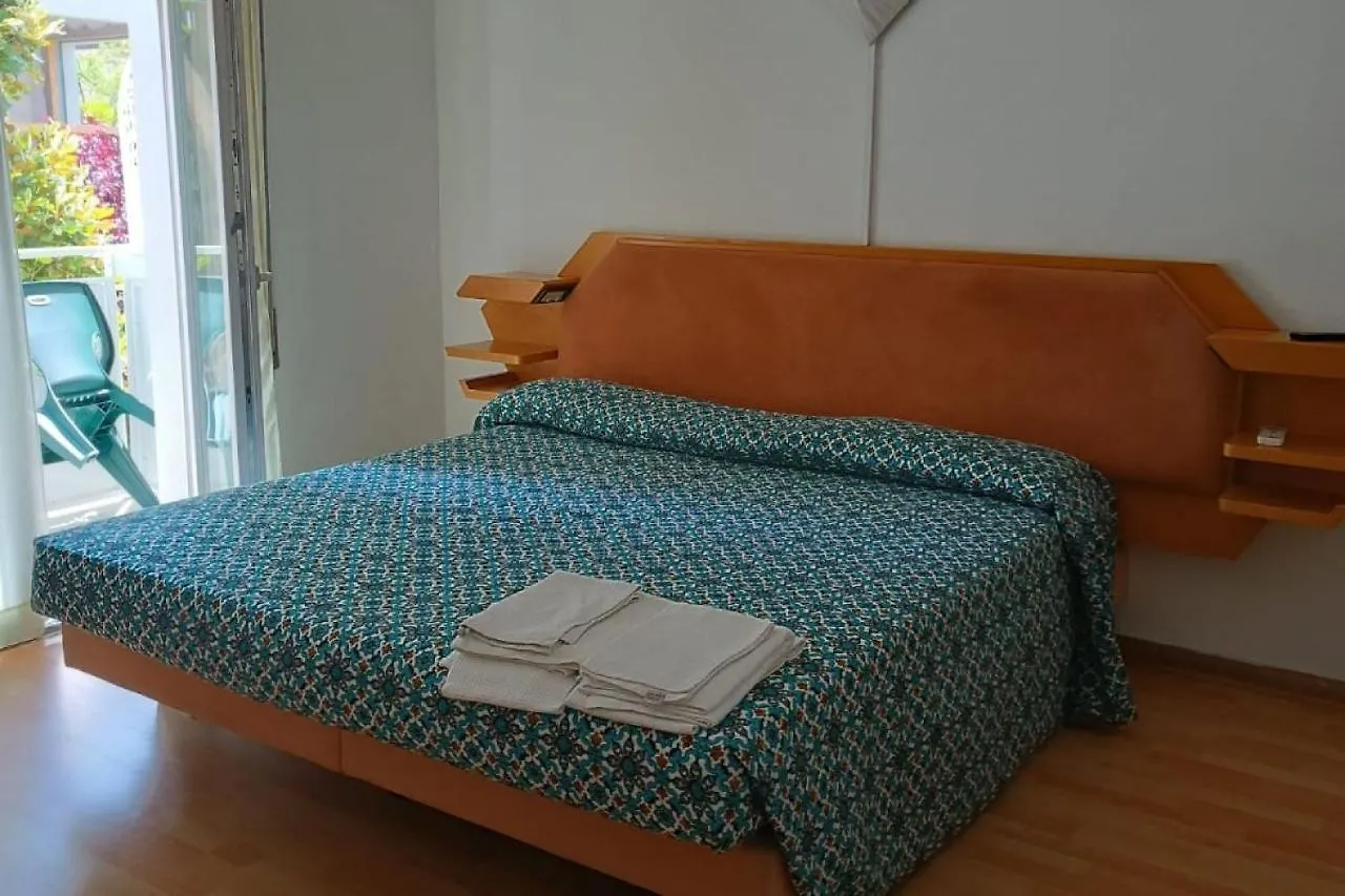 Hotel Sabrina Nord Rimini 2*,  İtalya